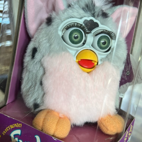 Furby with Spotted Fur in Box - Picture 5 of 6